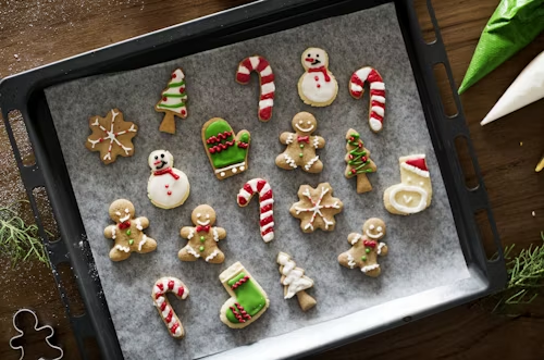 christmas-cookies-decorated-with-icing
